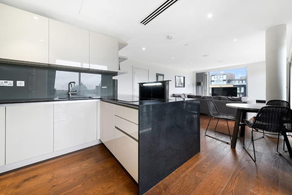 Apartment 2 Bed Riverside London