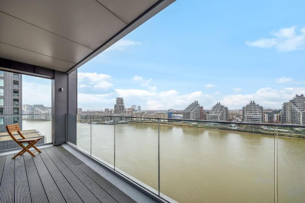 2 Bed Riverside * Londra